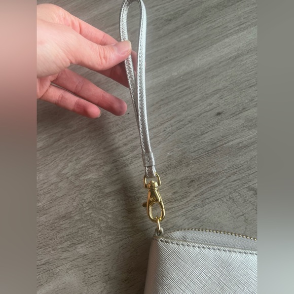 Tory Burch Metallic Silver Wristlet / Wallet with Gold Hardwire - Picture 13 of 13